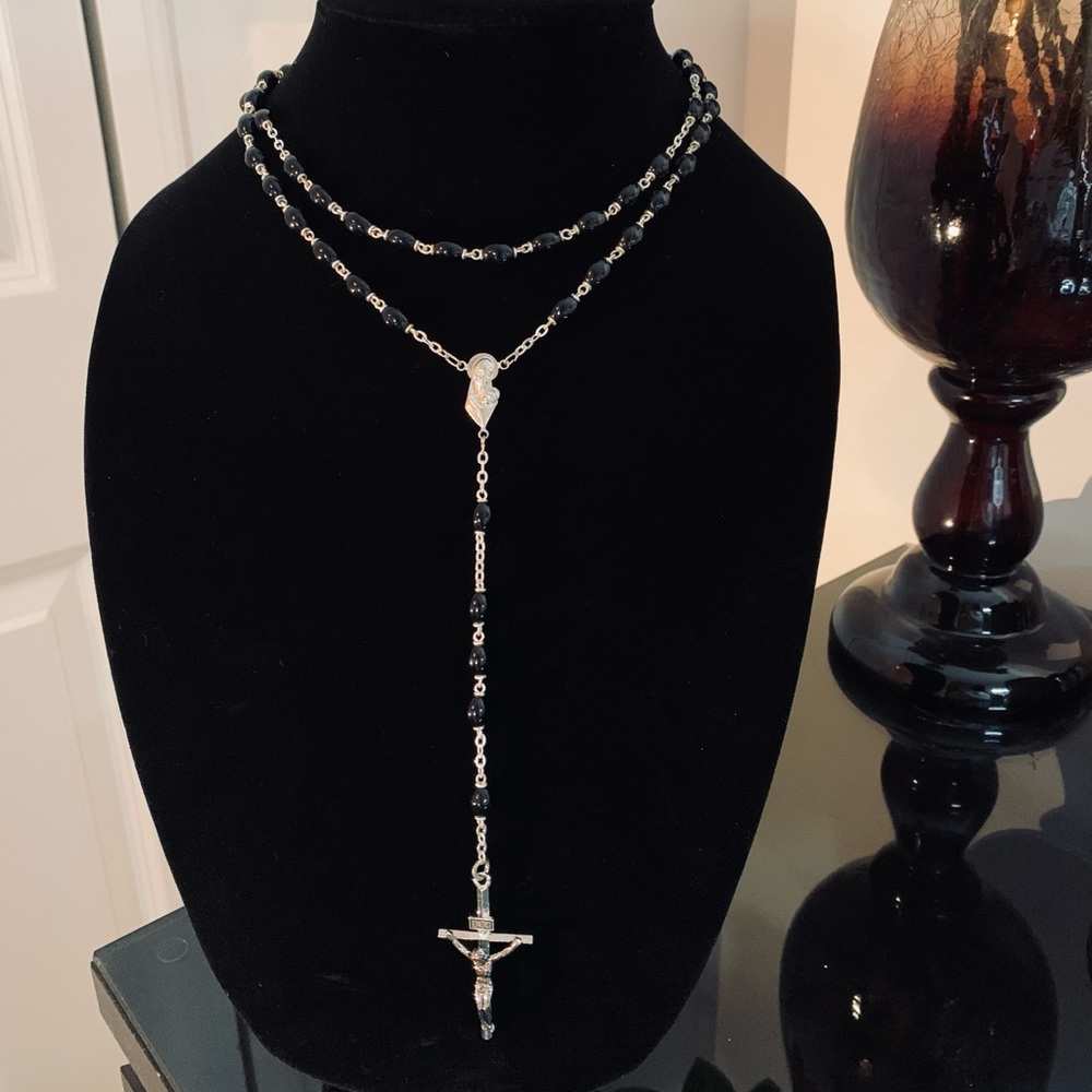 Beautiful shiny black beads chaplet/rosary🖤